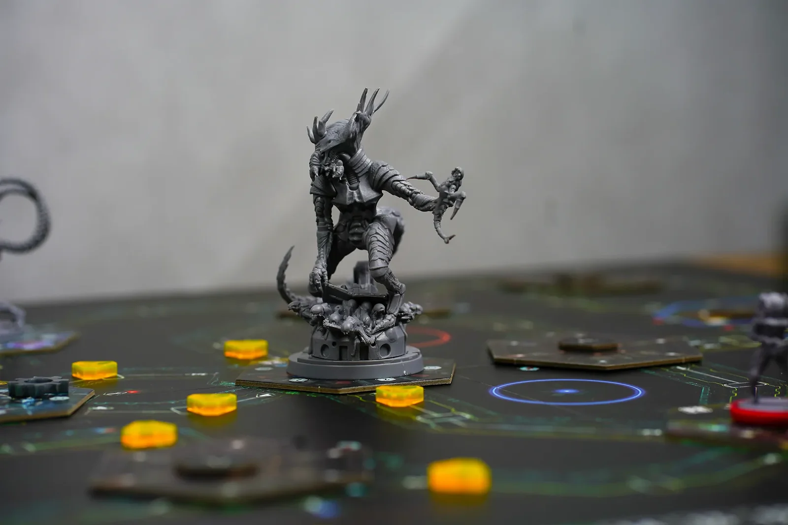Nemesis: cartas e componentes